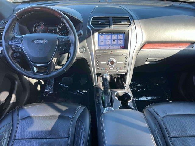 2019 Ford Explorer Platinum photo