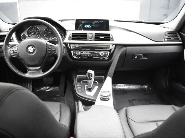 2016 BMW 3-Series 320i xDrive photo