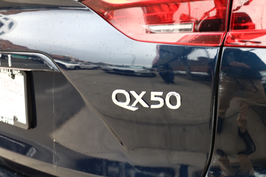 2020 Infiniti QX50 LUXE AWD photo