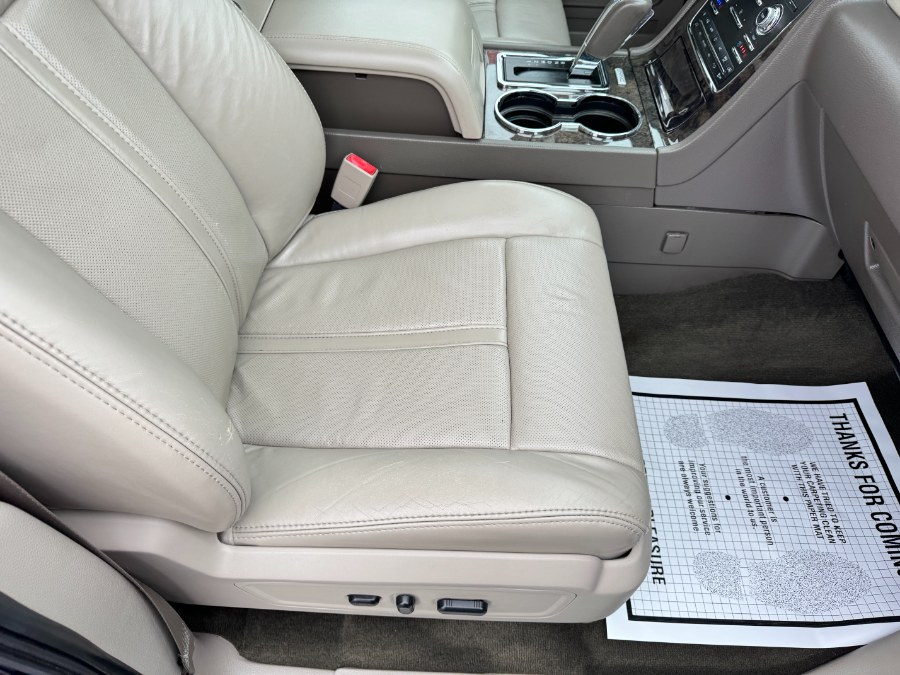 2016 Lincoln Navigator 4WD 4dr Select photo