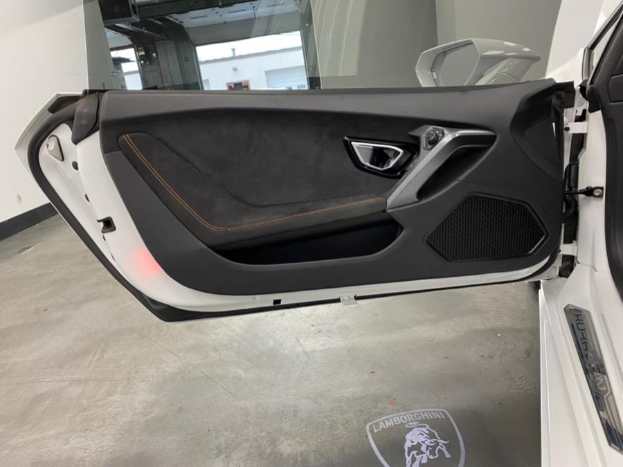 2019 Lamborghini Huracan RWD Coupe photo