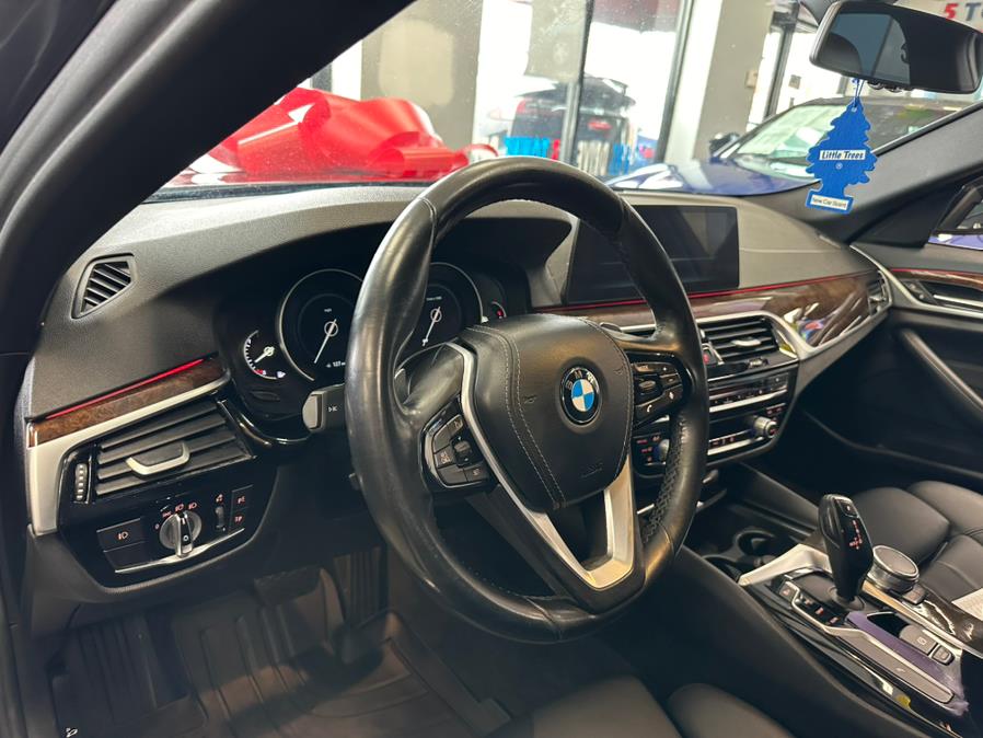 2017 BMW 5-Series 530i xDrive Sedan photo