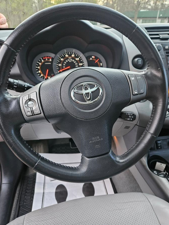 2011 Toyota RAV4 Limited photo
