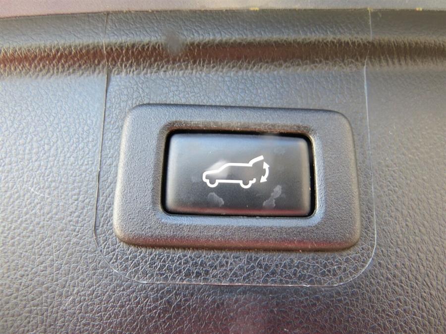2018 Subaru Outback 2.5i Limited AWD 4dr Wagon photo