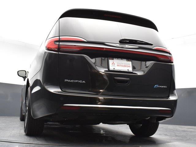 2024 Chrysler Pacifica Hybrid Premium S Appearance Pk photo