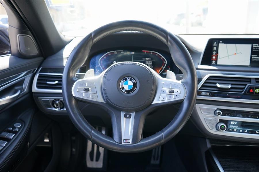 2020 BMW 7-Series 740i xDrive photo