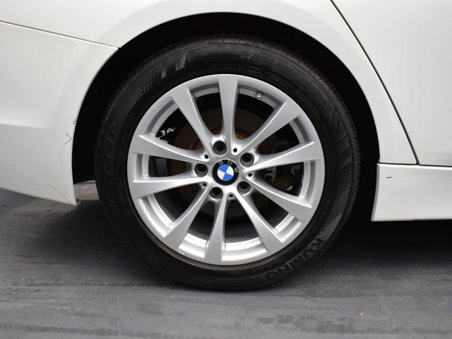 2018 BMW 3-Series 320i photo