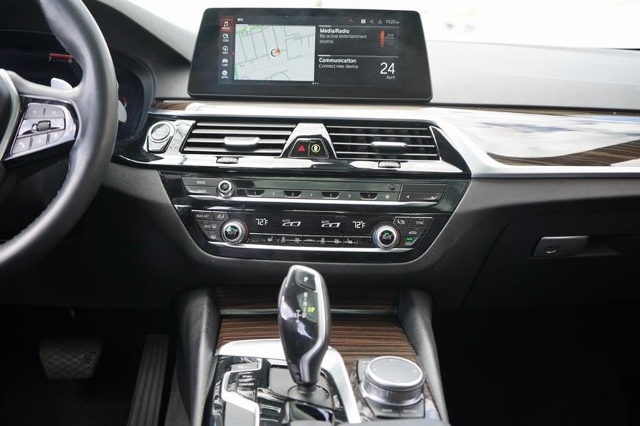 2020 BMW 5-Series 530i xDrive photo