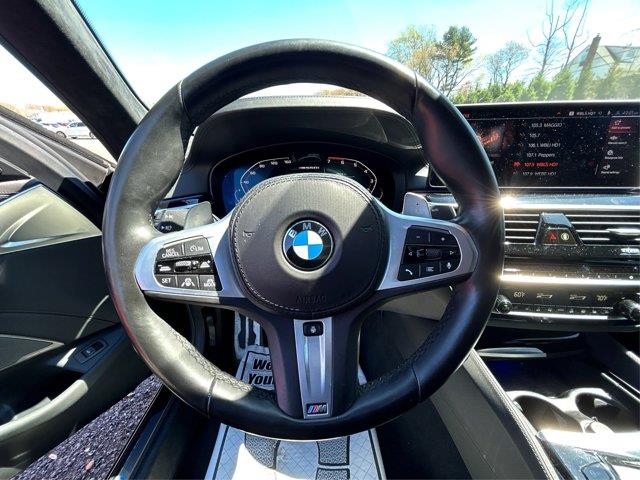 2021 BMW 5-Series M550i xDrive photo