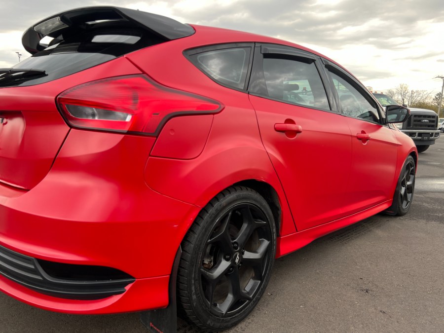 2015 Ford Focus 5dr HB ST photo