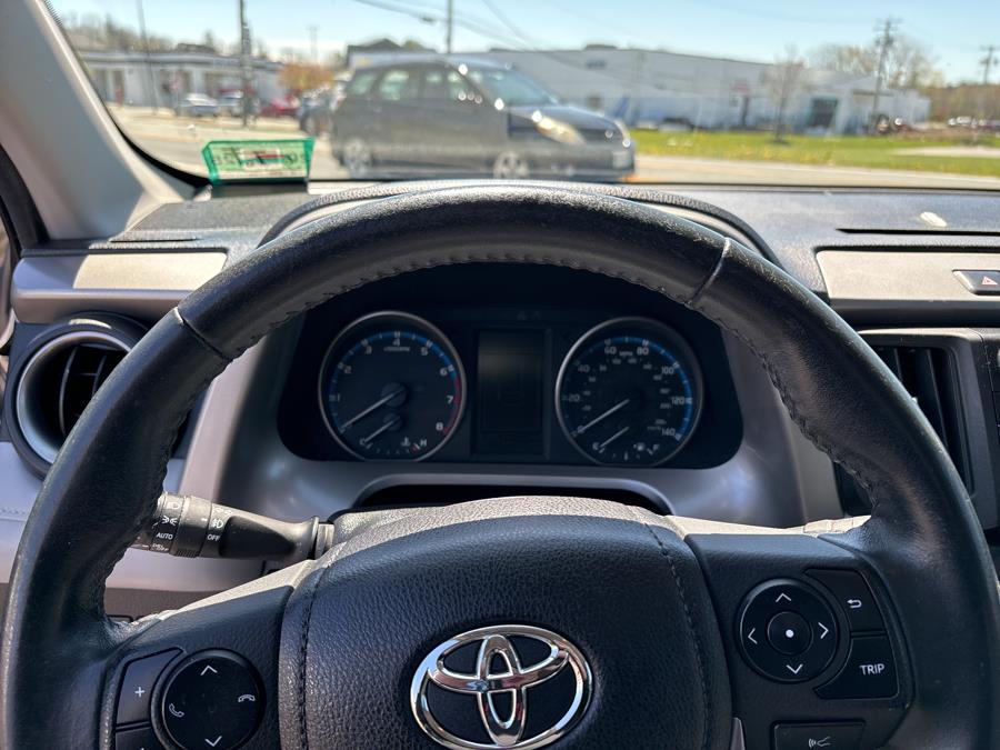 2018 Toyota RAV4 XLE AWD (Natl) photo