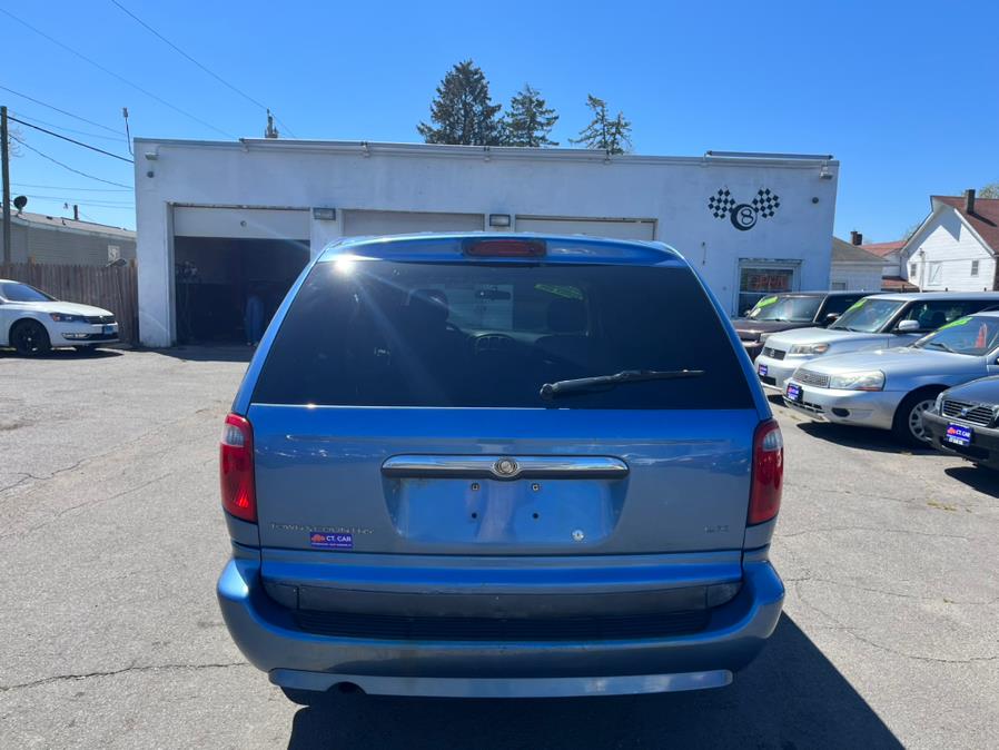 2007 Chrysler Town & Country LX photo