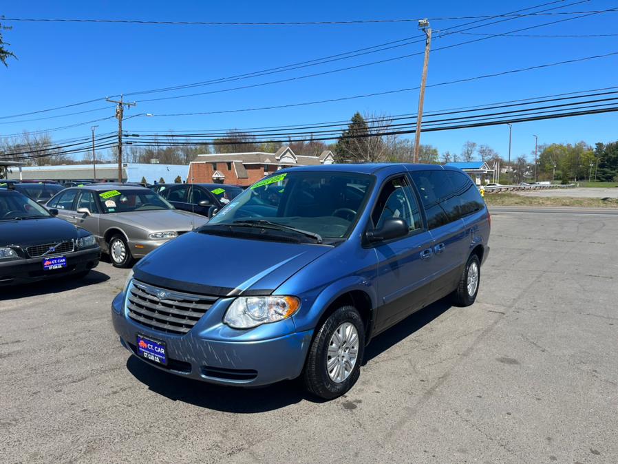 2007 Chrysler Town & Country LX photo
