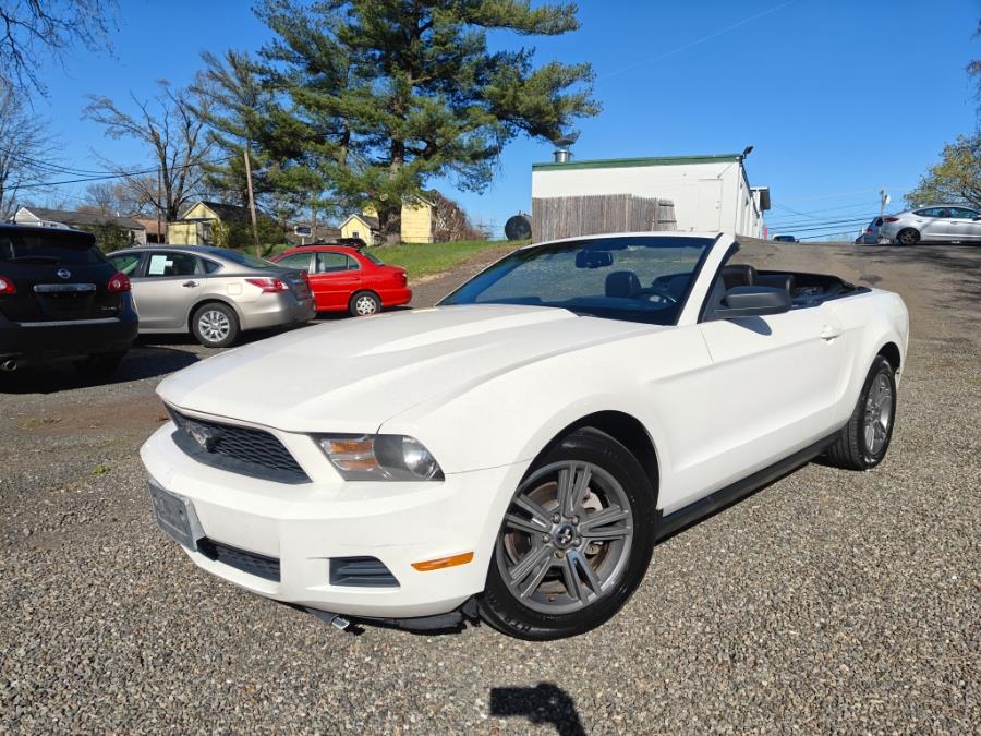 The 2010 Ford Mustang V6 photos
