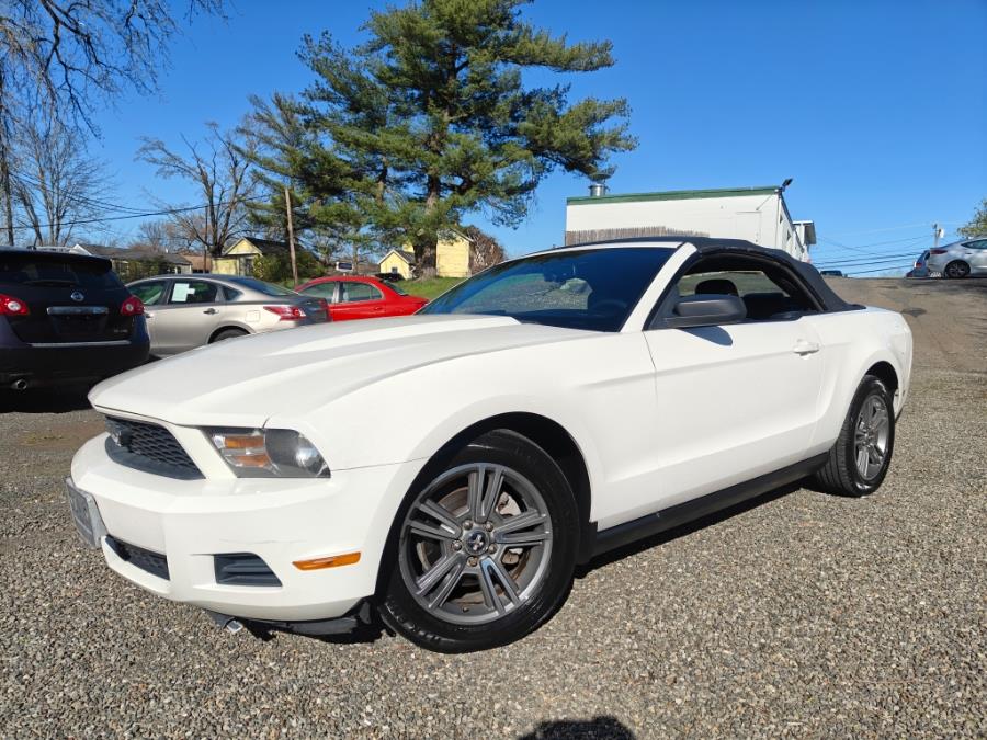 2010 Ford Mustang V6 photo