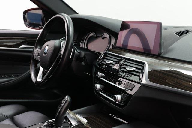 2019 BMW 5-Series 530i xDrive photo