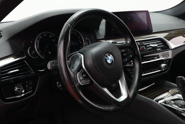 2019 BMW 5-Series 530i xDrive photo