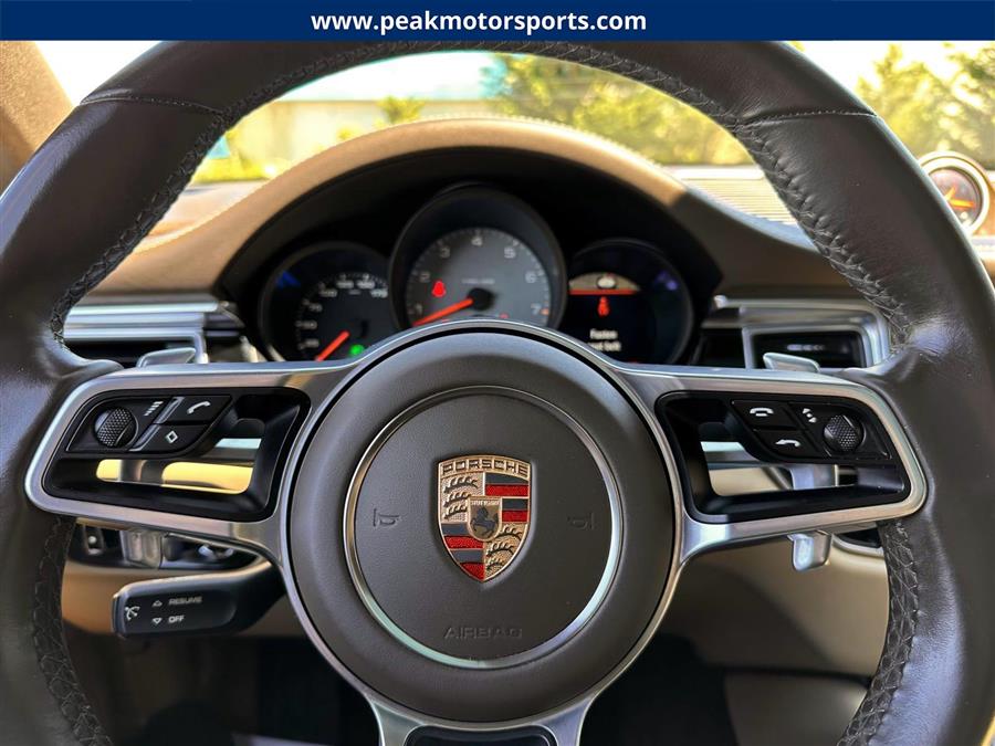 2016 Porsche Macan AWD 4dr S photo