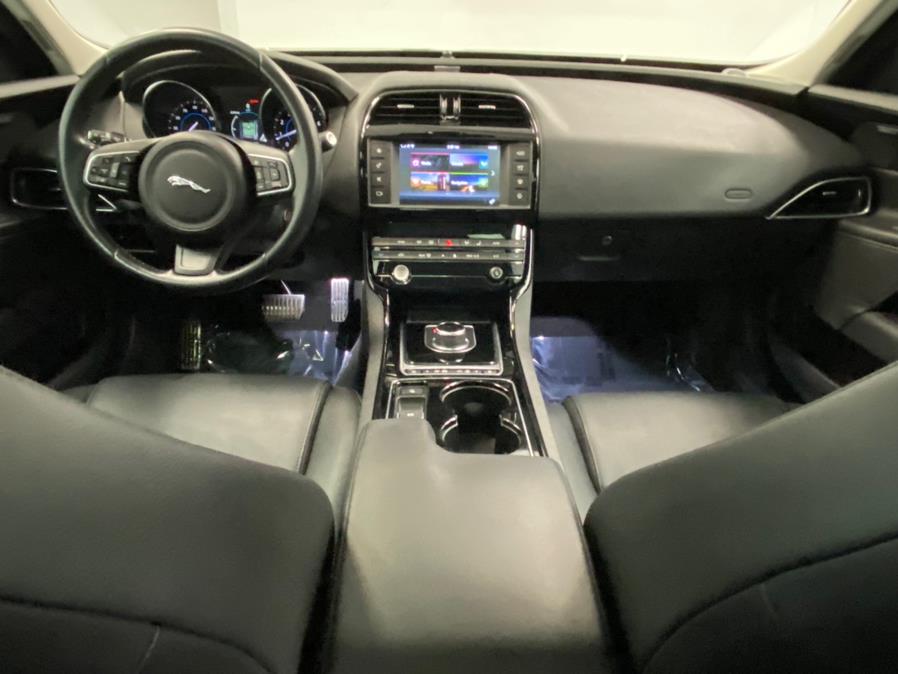 2017 Jaguar XE 35t Premium AWD photo