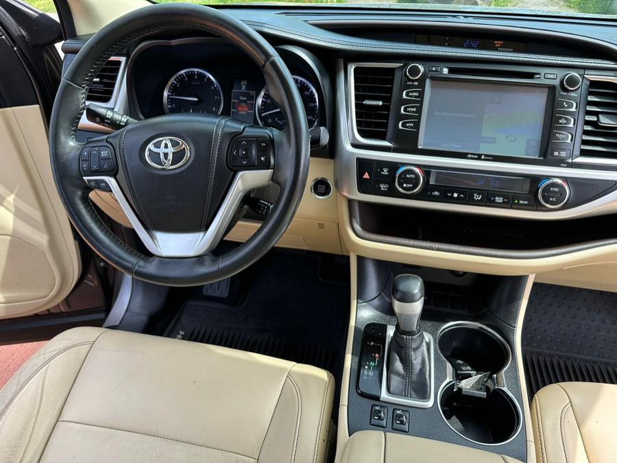 2014 Toyota Highlander XLE photo