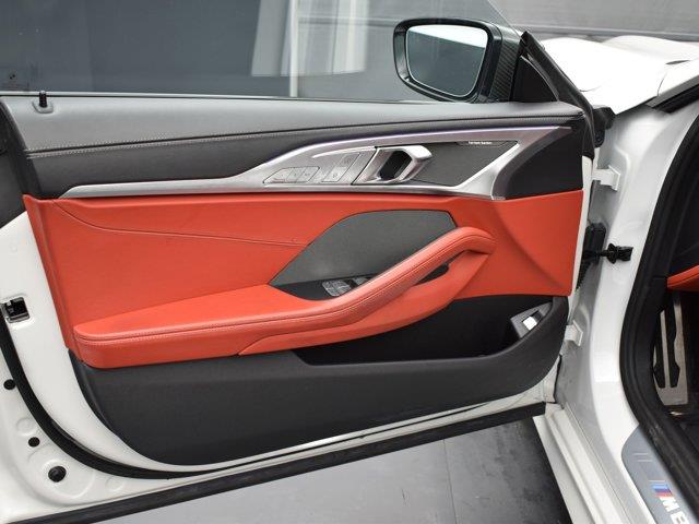 2022 BMW 8-Series M850i photo