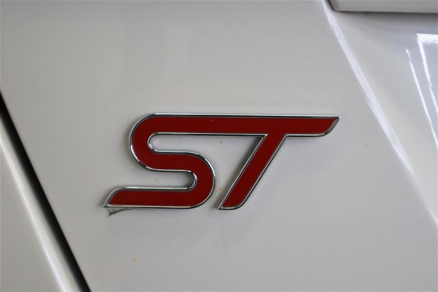 2017 Ford Fiesta ST photo