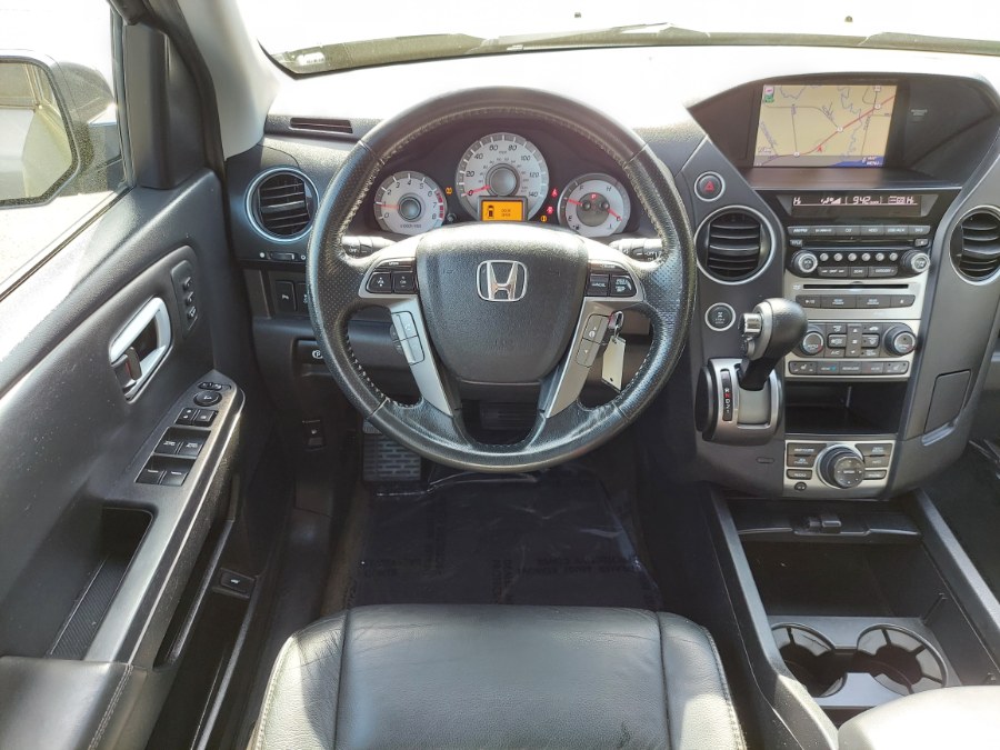 2015 Honda Pilot 4WD 4dr Touring w/RES & Navi photo