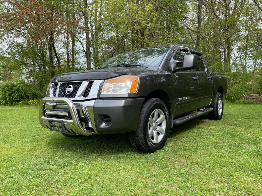 2010 Nissan Titan LE photo