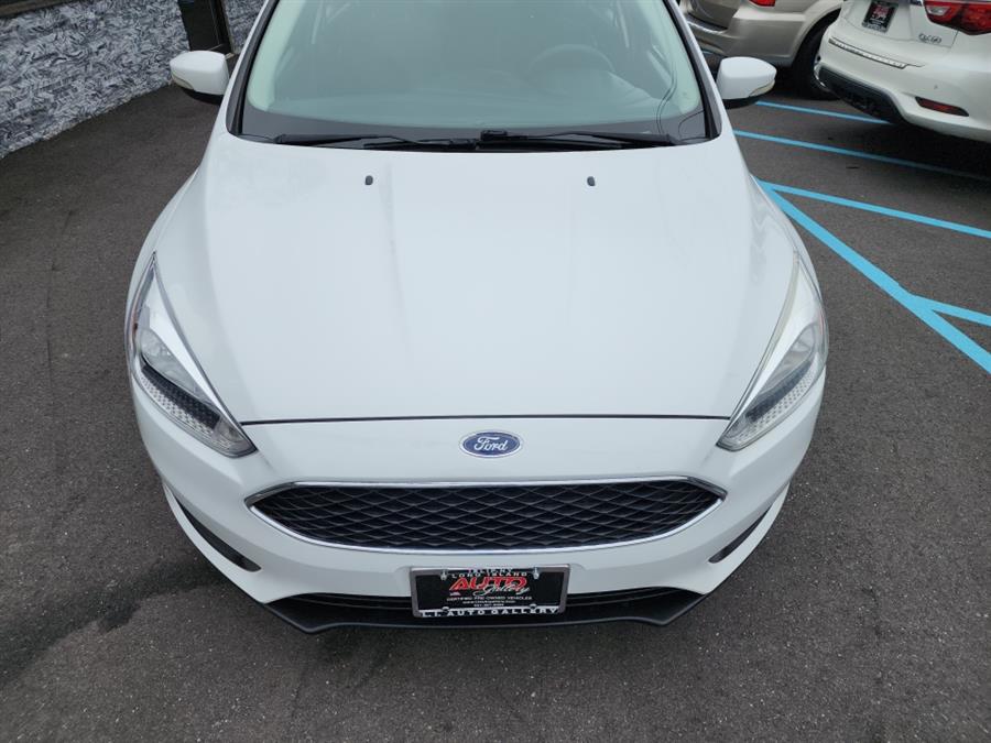 2016 Ford Focus 4dr Sdn SE photo