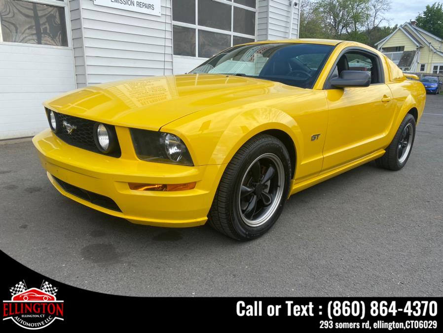 2005 Ford Mustang GT Deluxe photo