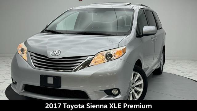 2017 Toyota Sienna XLE Premium photo
