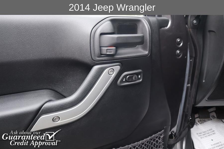 2014 Jeep Wrangler Unlimited Sahara photo
