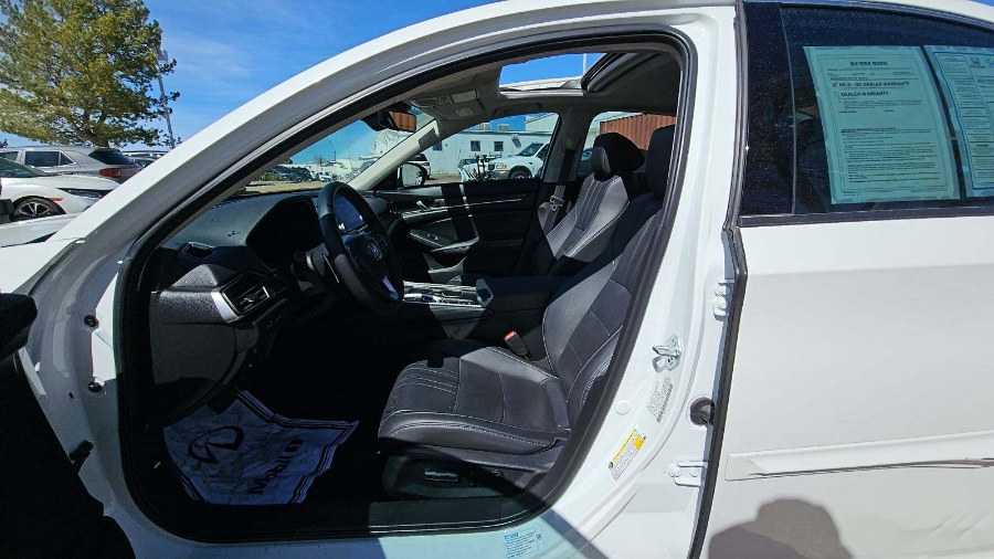 2022 Honda Accord Hybrid Touring Sedan photo