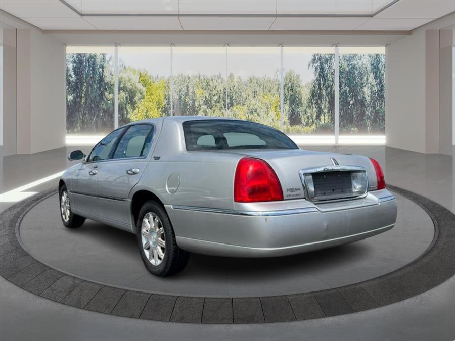 2008 Lincoln Town Car Signature Limited photo