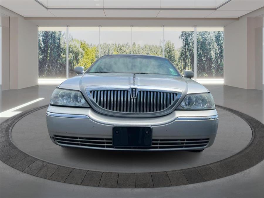 2008 Lincoln Town Car Signature Limited photo