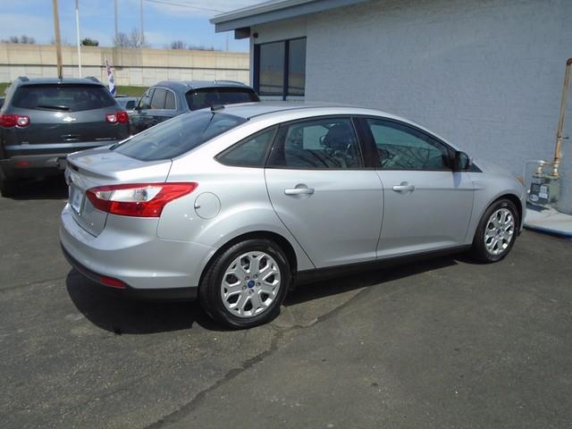 2012 Ford Focus SE photo