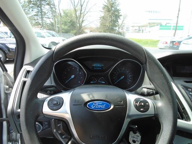 2012 Ford Focus SE photo