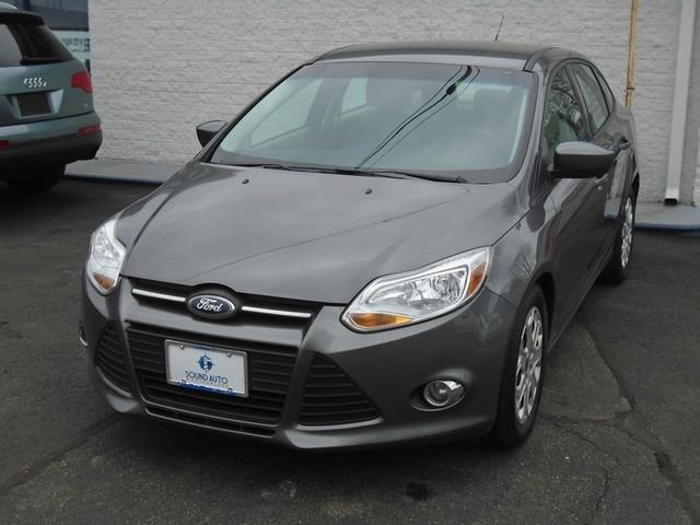 2012 Ford Focus SE photo