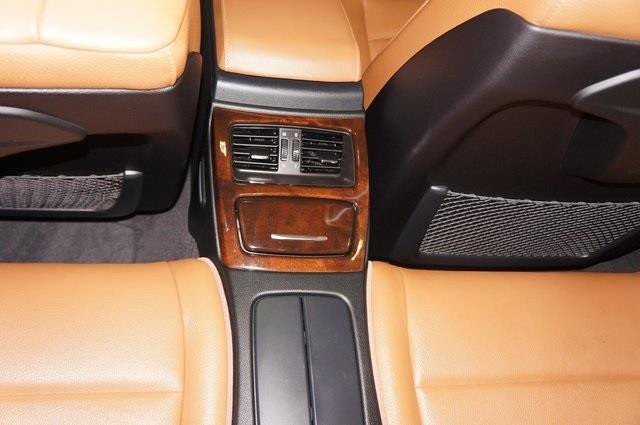 2011 BMW Legend 328i photo