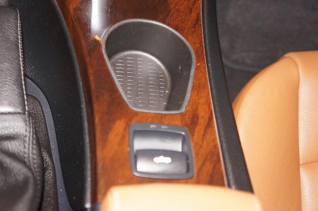 2011 BMW Legend 328i photo
