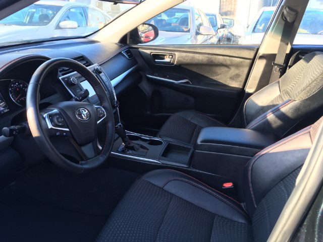 2015 Toyota Camry 4dr Sdn I4 Auto XSE (Natl) photo