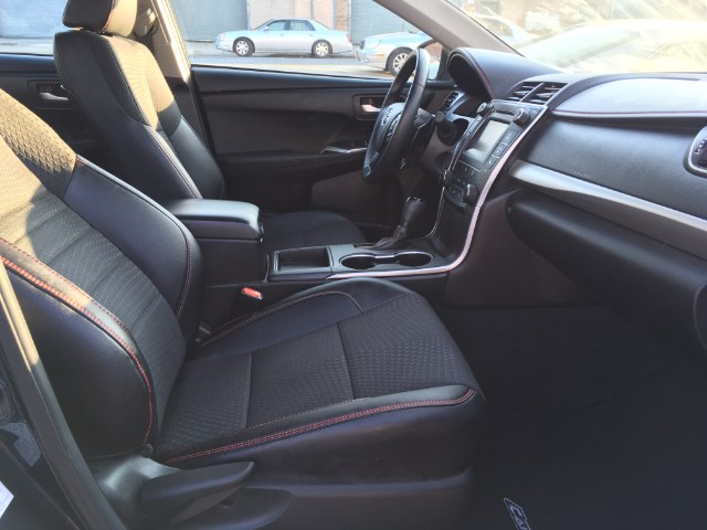 2015 Toyota Camry 4dr Sdn I4 Auto XSE (Natl) photo