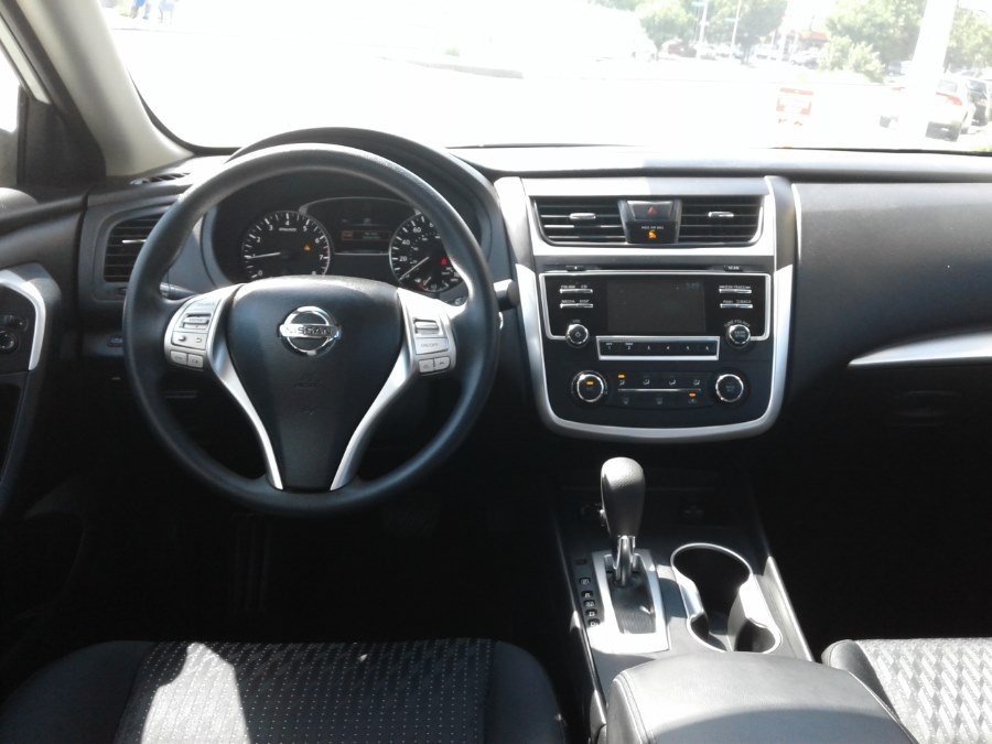2016 Nissan Altima 4dr Sdn I4 2.5 SV photo
