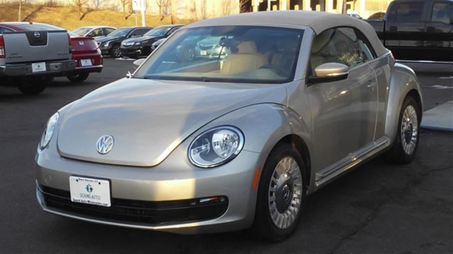 2013 Volkswagen Beetle 2.5 PZEV photo