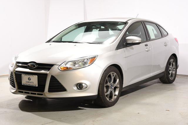 The 2014 Ford Focus SE photos