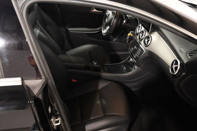 2015 Mercedes-Benz CLA 250 LEATHER photo