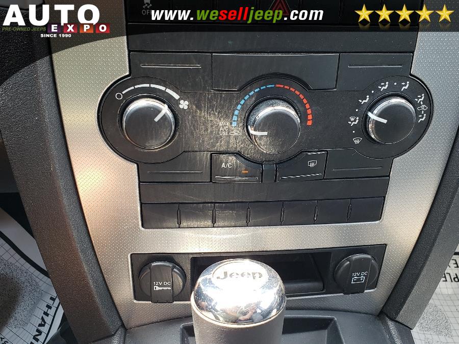 2010 Jeep Grand Cherokee Laredo photo