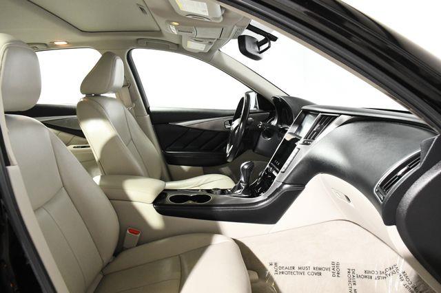 2015 Infiniti Q50 Premium photo