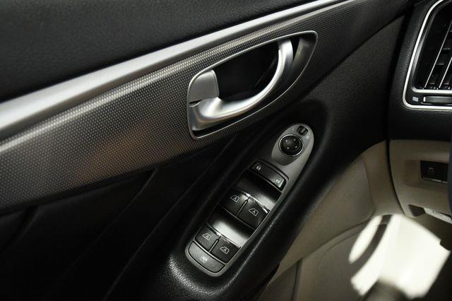 2015 Infiniti Q50 Premium photo