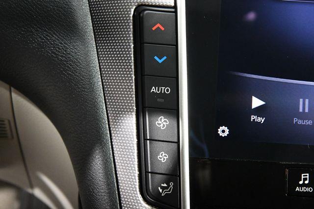 2015 Infiniti Q50 Premium photo